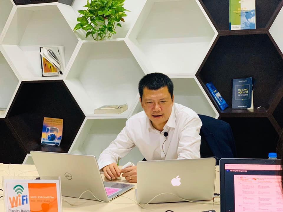 FSB tổ chức lễ khai giảng “Chương trình đào tạo MiniMBA dành cho cán bộ quản lí Tập đoàn FPT năm 2020” theo hình thức học distance learning
