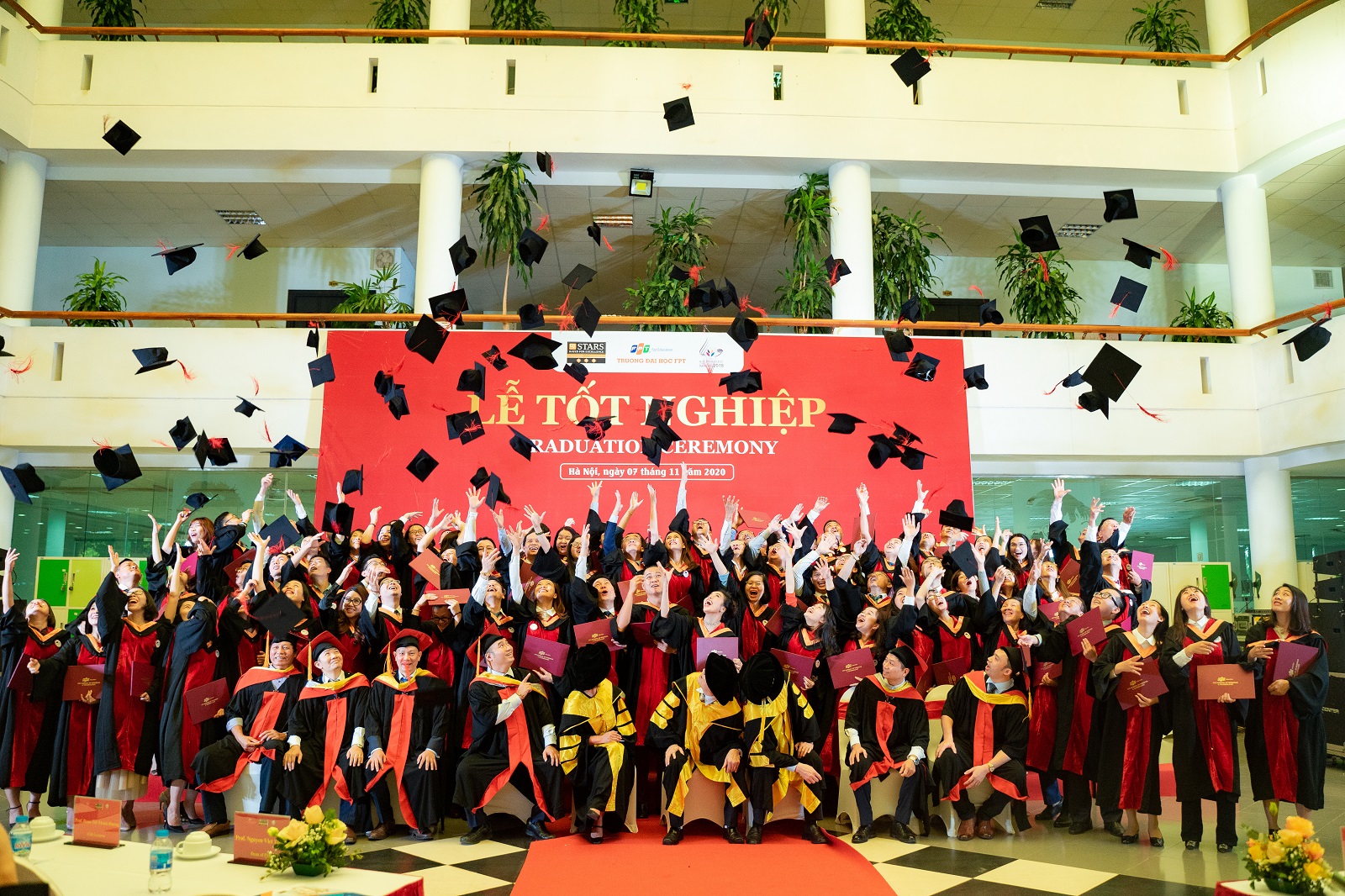 FSB tưng bừng tổ chức Lễ Tốt nghiệp 2020 tại Trụ sở chính Đại học FPT