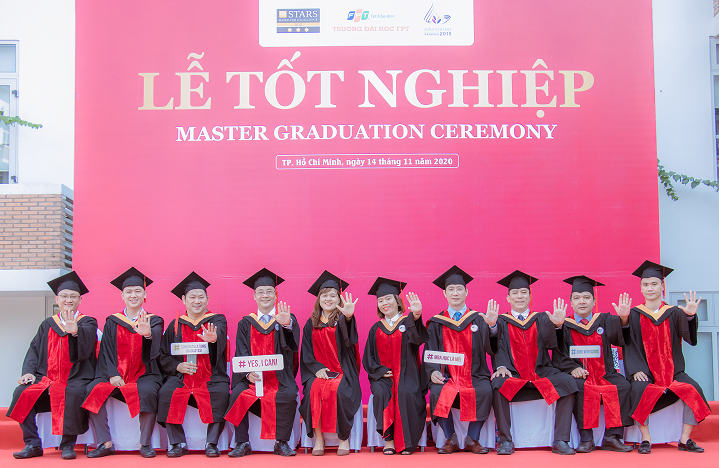 Tân Thạc sĩ quản trị kinh doanh FSB hào hứng đánh dấu ngày ra trường ấn tượng tại Lễ tốt nghiệp 2020