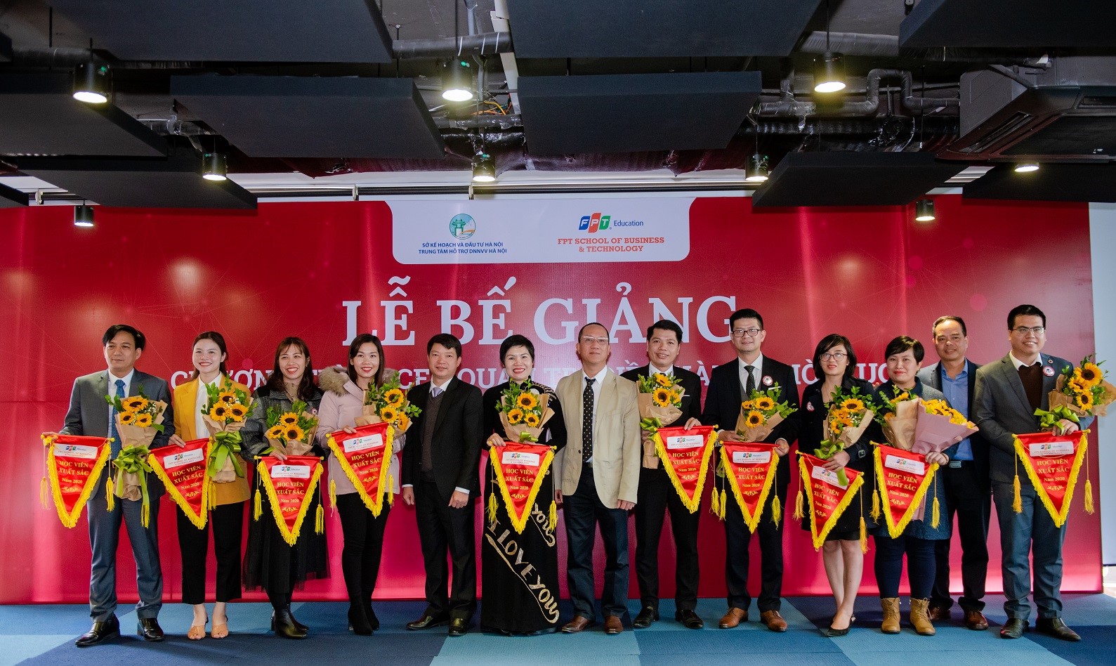 FSB tổ chức Lễ Tốt nghiệp cho 250 Học viên chương trình đào tạo CEO 2020 – Quản trị điều hành thời VUCA