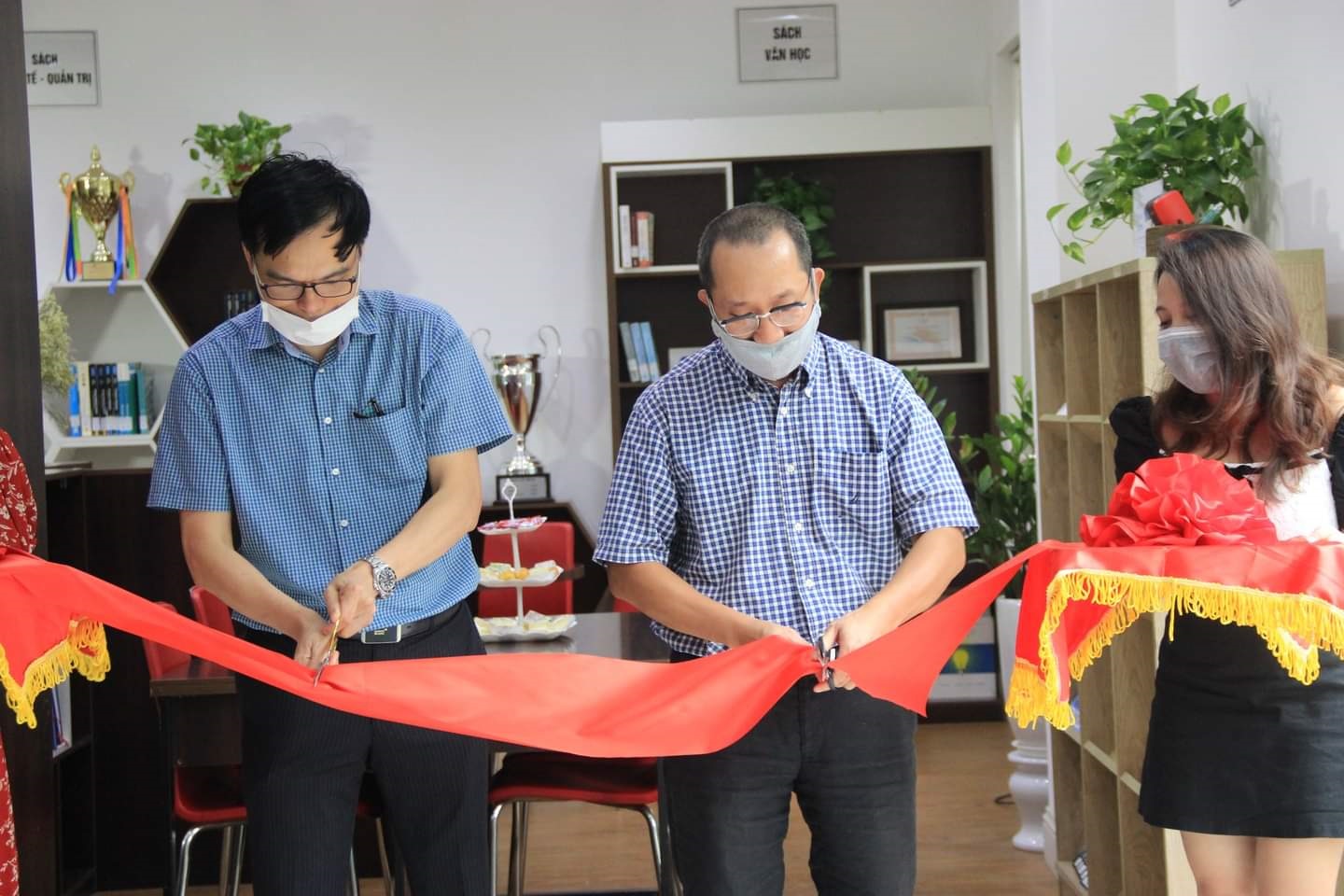 Ghi dấu kỷ niệm 1 năm thành lập Thư viện Sách chuyền tay OSL
