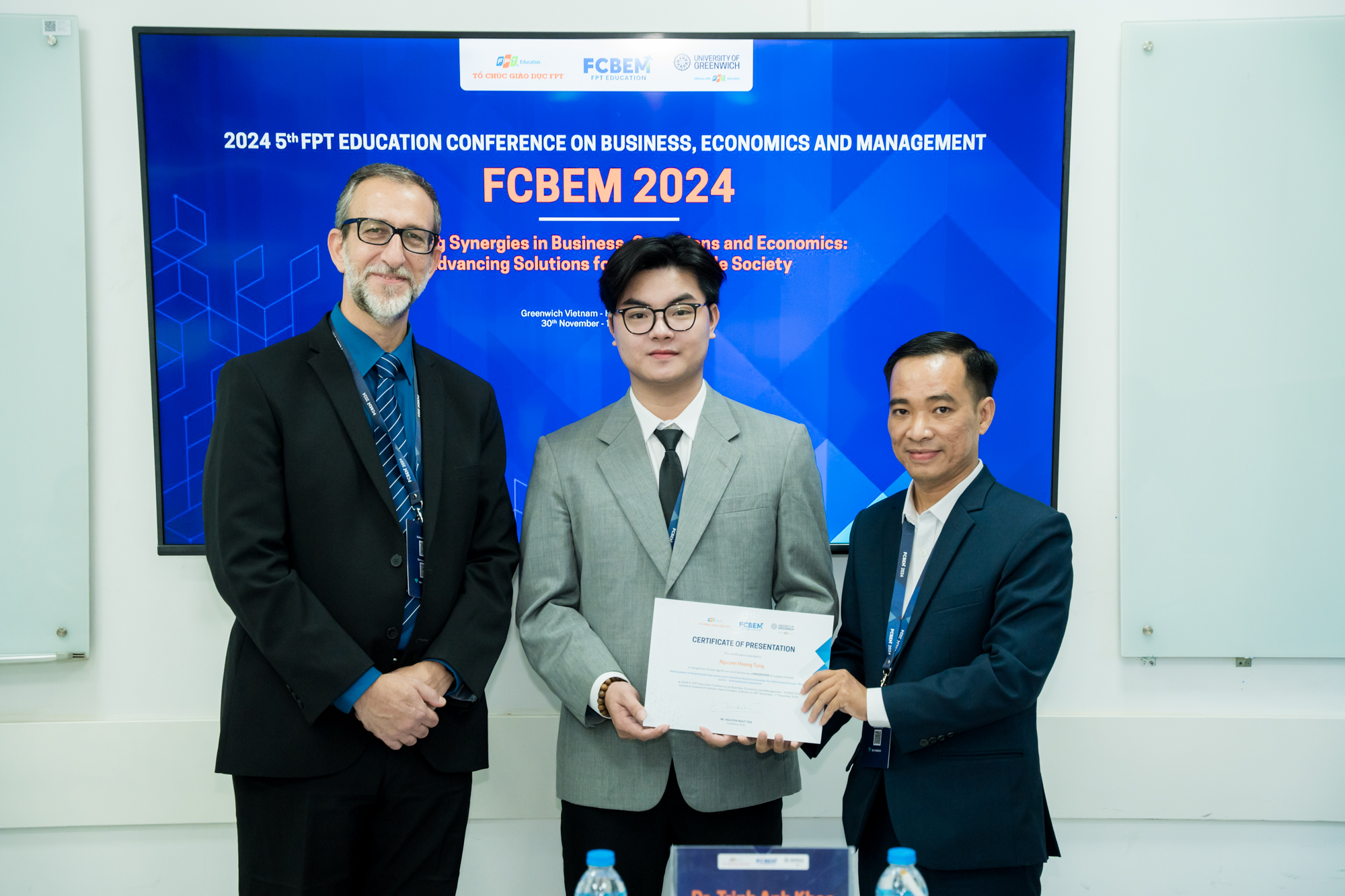 Trường Đại học FPT hỗ trợ và thúc đẩy hoạt động nghiên cứu khoa học