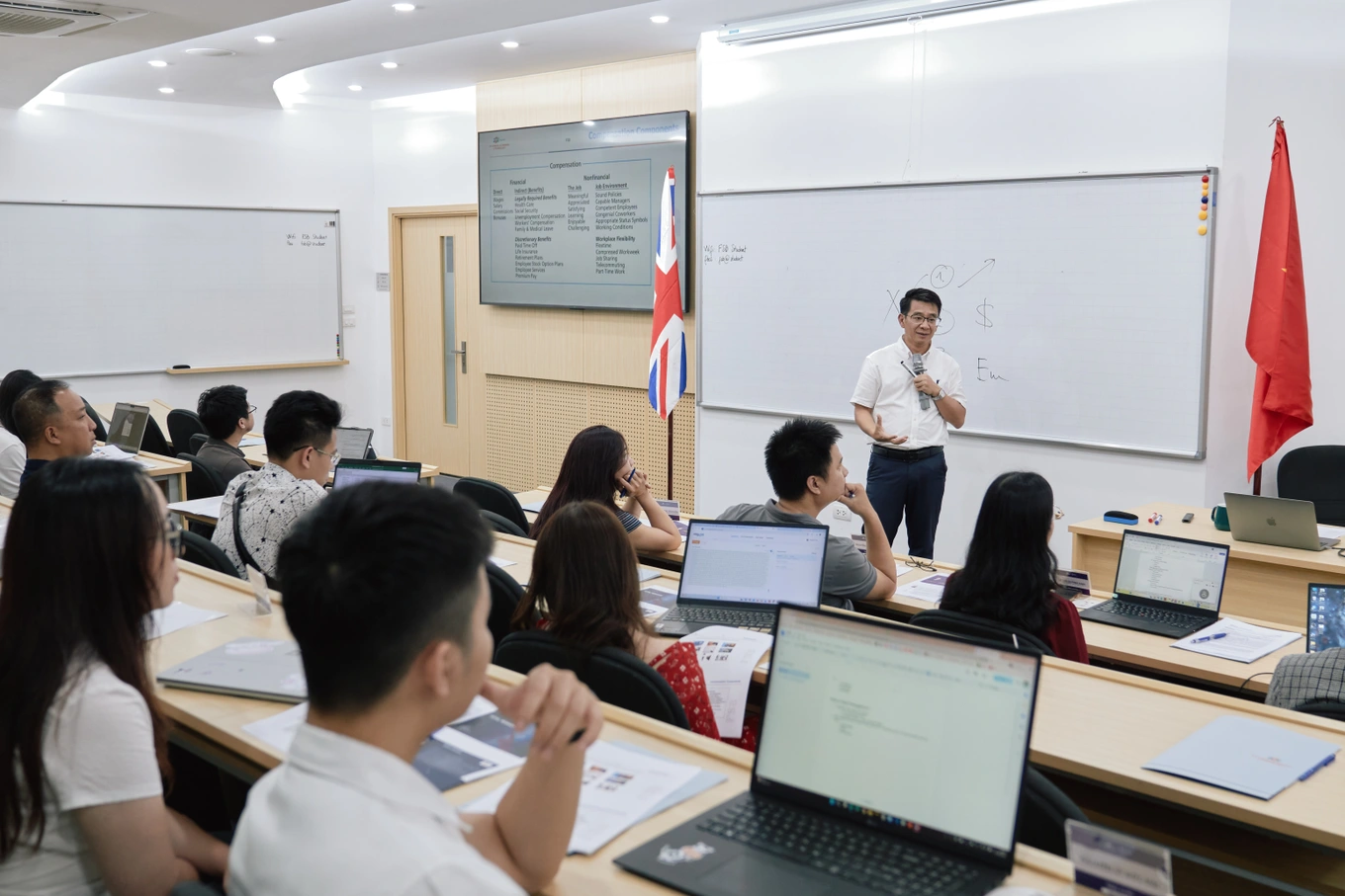 Tối ưu chi phí với mô hình MBA quốc tế tinh gọn 6 môn 1 dự án