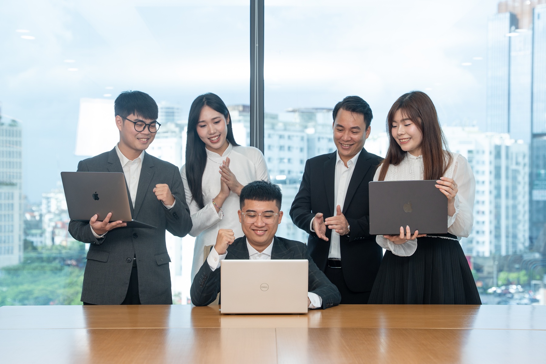Cử nhân vừa tốt nghiệp nên xây lợi thế nghề nghiệp ngay từ sớm