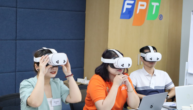 FSB Pioneers VR Technology in FPT MiniMBA