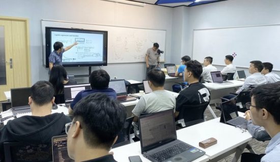 Nhiều cơ hội cho người vừa giỏi quản trị, vừa hiểu công nghệ khi doanh nghiệp “tăng tốc” với AI