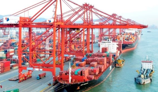 4 tháng đầu năm 2025: Việt Nam xuất siêu 3,79 tỉ USD