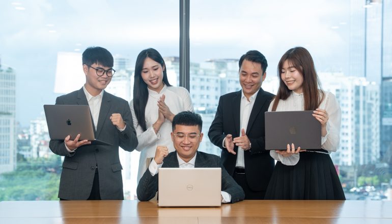 Cử nhân vừa tốt nghiệp nên xây lợi thế nghề nghiệp ngay từ sớm