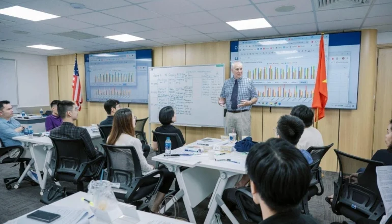 Học MBA quốc tế tại Việt Nam: Những điều người đi làm cần biết trước khi quyết định