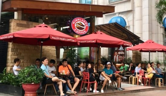 CNBC lý giải vì sao chuỗi cà phê Việt thắng thế trước các chuỗi cà phê ngoại như Starbucks