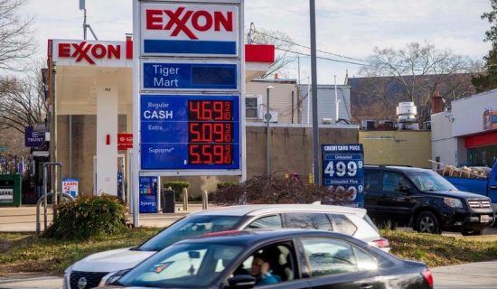 Những cú sốc nguồn cung cùng giáng đòn lên chuỗi cung ứng thế giới