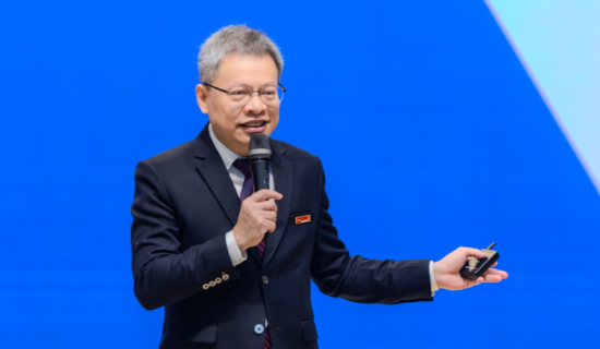 Chuyên gia: AI đang cố gắng thấu hiểu để giống con người hơn