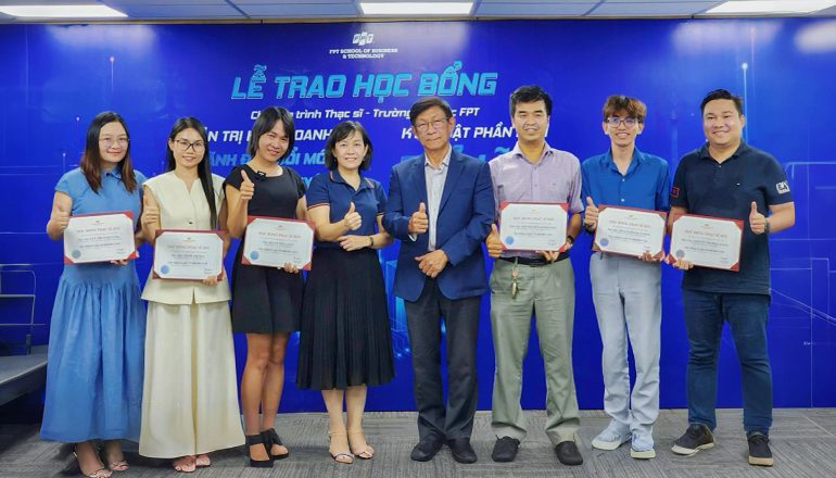 Học bổng MBA tích hợp AI tại FPT: Ứng viên ‘ngồi ghế nóng’ giải quyết tình huống thực tế