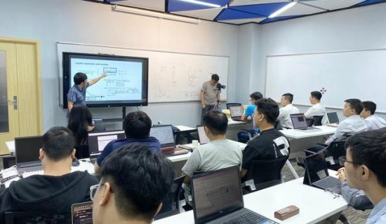 Từ ứng dụng AI đến quản trị AI: Yêu cầu mới với nhân sự công nghệ
