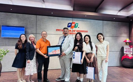 FSB tiếp đón đoàn công tác từ Leeds Beckett University, Anh Quốc